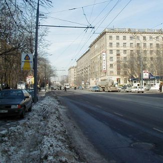 Москва: Красноказарменная улица