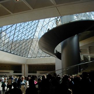 La pyramide du Louvre