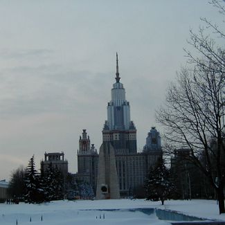 Обелиск воинской славы в МГУ