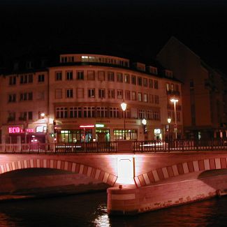 Pont National, Strasbourg Мост Насьональ через Канал дю Фо-Рампар в Страсбурге