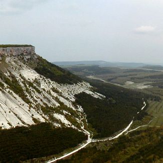 Гора Беш-Кош Крым. Вид на Беш-Кош с Чуфут-Кале.