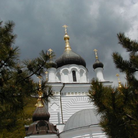 Vernal Crimea: Road T-2703 Foros-Mt Koshka & Mt Chatyr-dag