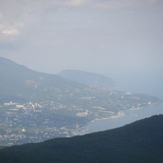 Крым: Вид на Ялту с вершины Ай-Петри