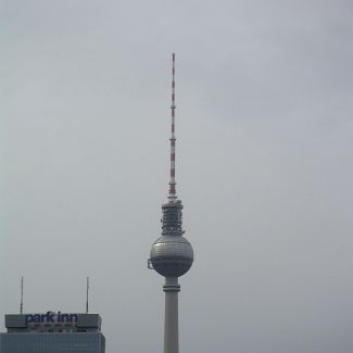 Berliner Fernsehturm Берлинская телебашня