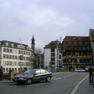 Strasbourg: Pont Saint-Thomas Мост Святого Фомы в Страсбурге