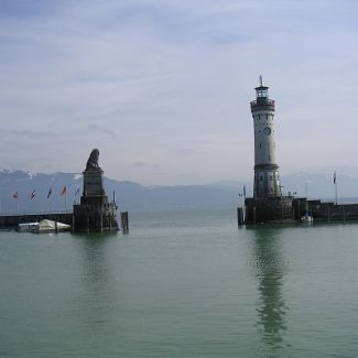 Die Einfahrt zum Hafen Вход в гавань Lindau am Bodensee