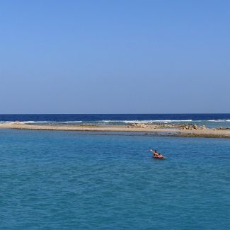 Egypt: Makadi: Coral island in front of the Royal Azur beach Египет: Макади: Коралловый остров напротив пляжа Royal Azur Resort