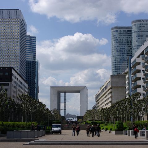 France: Paris: Esplanade de La Défense