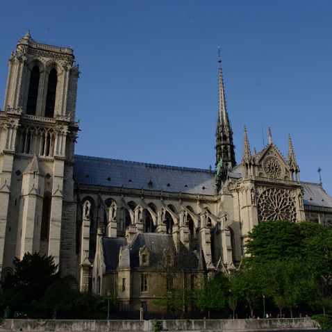 France: Paris: L'Ile de la Cite & Notre Dame