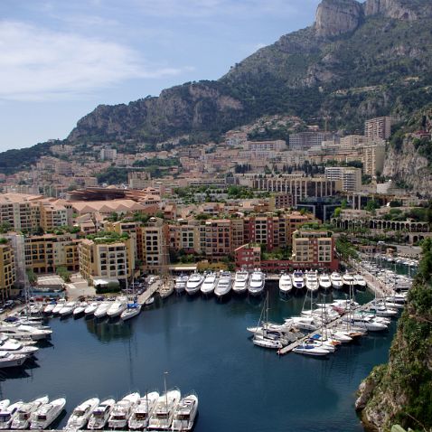 Principality of Mónaco: Fontvieille Княжество Монако: район Фонвьей - новый район страны, отвоёванный у моря путём намывных работ