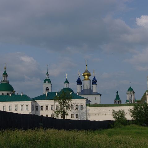 Russia: Rostov Veliky: Spaso-Yakovlevsky Monastery (XIV century)