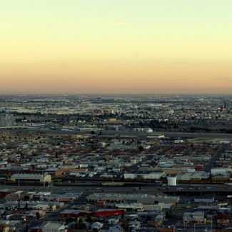 El Paso city & Ciudad Juárez El Paso city (Texas) & Ciudad Juárez (Mexico)