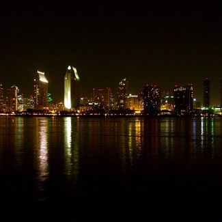 Панорама ночного Сан-Диего с острова Коронадо Night San Diego panorama from Coronado island