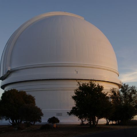 California: Mount Palomar Observatory Калифорния: Паломарская обсерватория в 65 км к северо-востоку от Сан-Диего на горе Паломар.