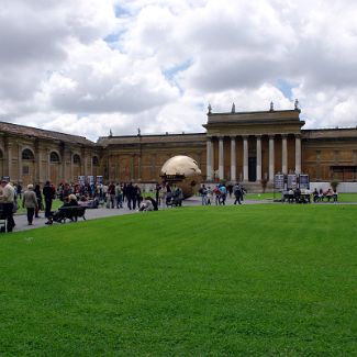 Courtyard of the Pigna, Vatican Cortile della Pigna, Vaticano