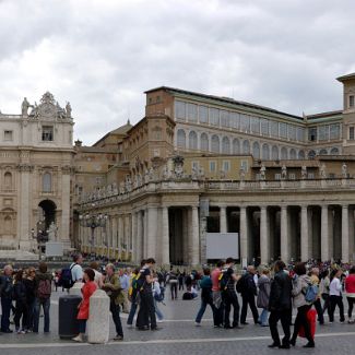 Piazza San Pietro, Vaticano Панорамный вид на площадь Святого Петра в Ватикане