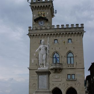 Statua della Libertà, San Marino Статуя Свободы в Сан-Марино