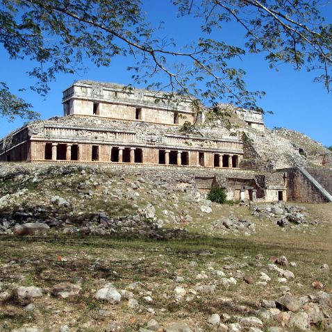 Mexico: Yucatan: Sayil & Xlapak Mayan ruins Мексика: Юкатан: Сайиль и Шлапак- руины цивилизации майя на возвышенности Пуук на полуострове Юкатан