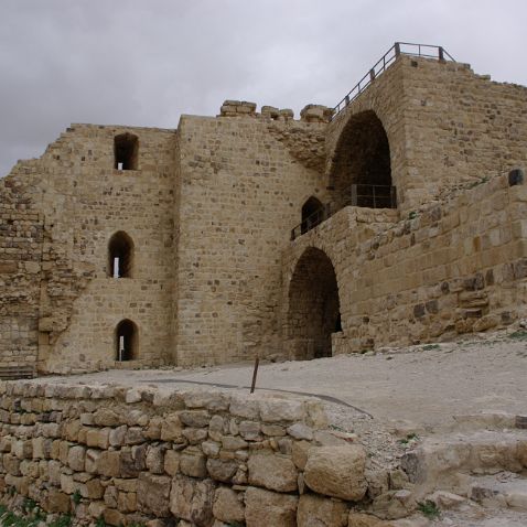 Jordan: Kerak Castle Крепость крестоносцев Эль-Карак в Иордании в 140 километрах к югу от Аммана. Доехать можно очень быстро по Desert...