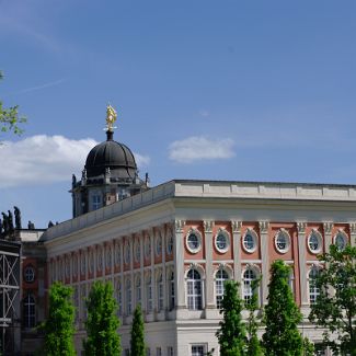 Neues Palais Новый дворец в Потсдаме на западном краю парка Сан-Суси