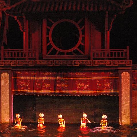 Thang Long Water Puppet Theatre video ПОМОЩЬ КАНАЛУ:🔴 YooMoney: https://yoomoney.ru/to/410011429178997Ханойский Кукольный Театр на воде (Múa rối nước),...