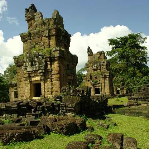 North Kleang, Cambodia Северный Кхлеанг- здание неизвестного назначения на восточной стороне Королевской площади в Ангкор-Тхоме //...