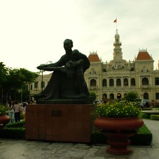 Tượng đài Bác Hồ