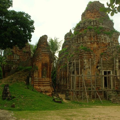 Prasat Lolei, Cambodia Храм Лолей в Ангкоре // ប្រាសាទលលៃ