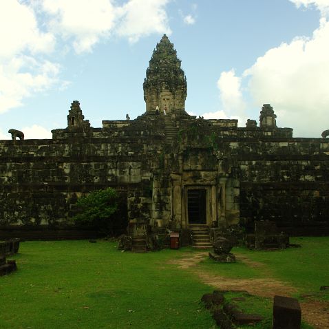 Prasat Bakong, Cambodia Храм Баконг в Ангкоре // ប្រាសាទបាគង