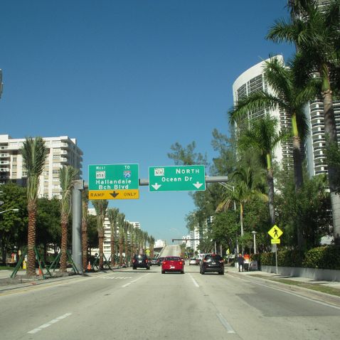 USA: FL: Drive to north from Miami Beach