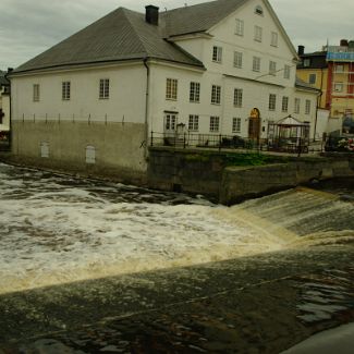 Водопад на реке Фирис в Уппсале За водопапдом - музей Уппландии