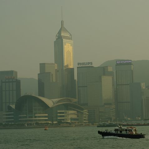 Hong Kong (香港): Victoria Harbour (維多利亞港) crossing