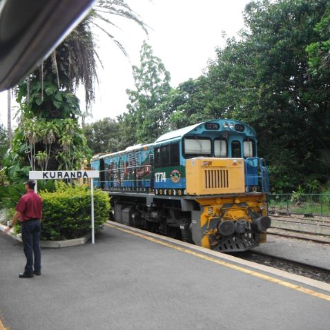 Australia: Queensland: Kuranda Scenic Railway: Kuranda to Freshwater Австралия: Квинсленд: Железная дорога Kuranda Scenic Railway, от станции Kuranda до станции Freshwater