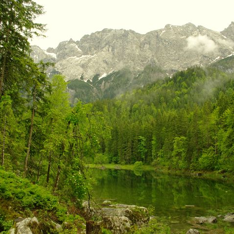 Germany: Bavaria: Eibsee Eibsee очень красивое альпийское озеро. Сюда можно подняться из Гармиш-Партенкирхена на поезде Zugspitzebahn или...