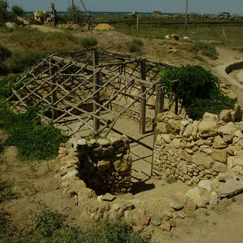 Crimea: Kara-Tobe archaeological site Крым: Раскопки Кара-Тобе