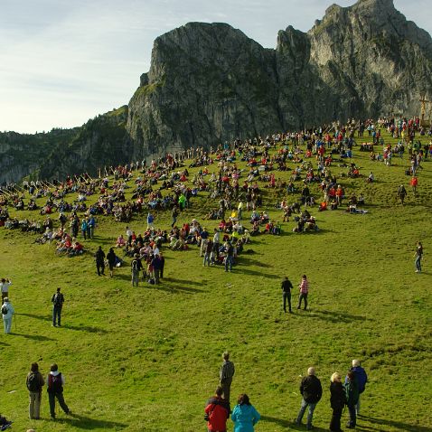 Germany: Bavaria: Ostallgäu: Alphorn-Bergmesse Breitenberg