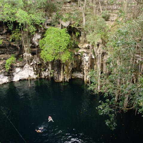 Mexico: Yucatán: Cenote Yokdzonot Мексика: Юкатан: Сенот Йокдсонот