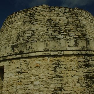 Обсерватория Майя или Круглый храм в Майяпан A ruined Maya observatory in Mayapan (Structure Q-152) or Redondo Temple