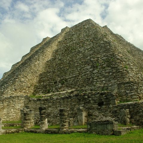 Mexico: Yucatán: Mayapan Maya archaeological site Мексика: Юкатан: Майяпан - руины древнего города майя в 40 км к юго-востоку от Мериды