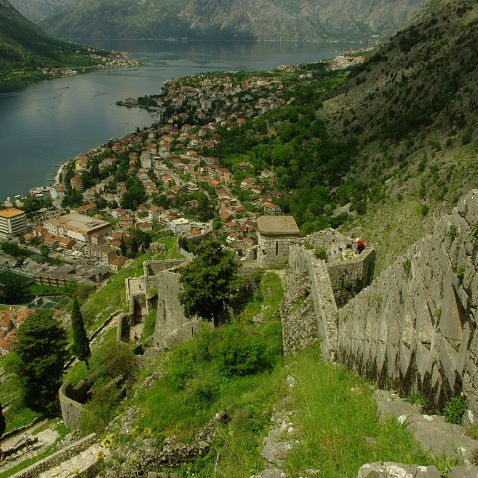 Montenegro: Climbing to the Kotor fortress Црна Гора: Пењање на тврђаву Котор