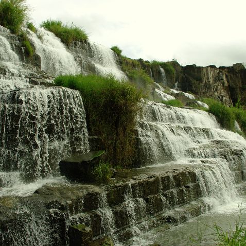 Việt Nam: Lâm Đồng: Đức Trọng: Thác Pongour Вьетнам: Ламдонг: Водопад Понгур в тропическом лесу в 50 километрах от Далата | Pongour Waterfall