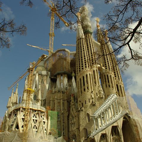 España: Cataluña: Barcelona: Basílica de la Sagrada Família Испания: Каталония: Барселонский Искупительный храм Святого Семейства строящийся с 1882 года по проекту архитектора...