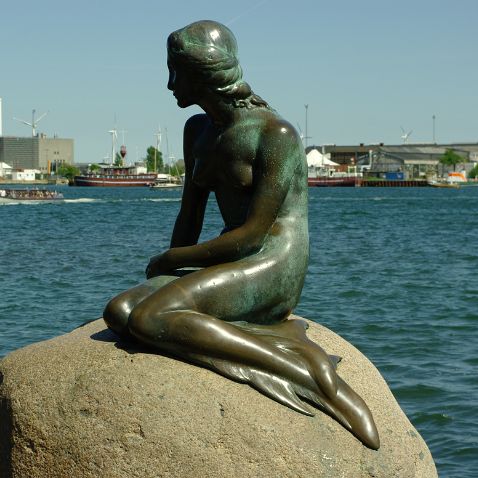 Danmark: København: Kastellet & Den Lille Havfrue (The Little Mermaid) Крепость Kastellet и статуя Русалочки на набережной Копенгагена