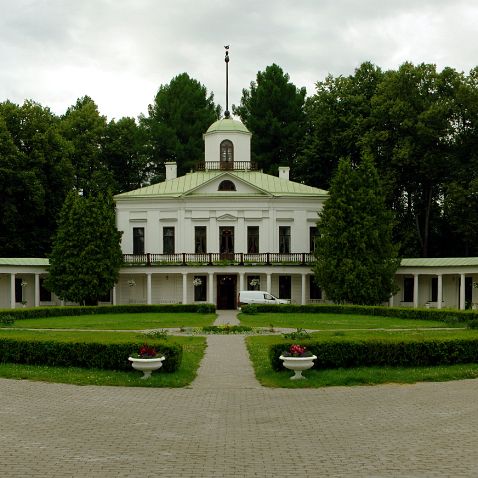 Russia: Serednikovo country house and estate Усадьба Середниково на севере Московской области. Здесь М.Ю. Лермонтов, находясь каждое лето в ссылке у бабушки Е.А....