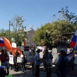 2015_08_22-14_34_05 Москва. Пикет борцов за целостность Украины у станции метро Третьяковская.