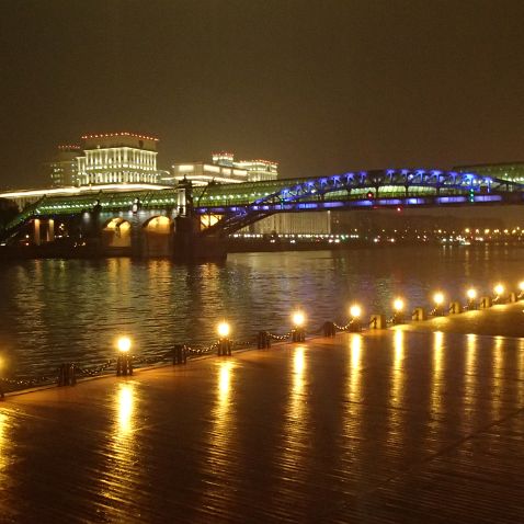 Moscow: Pushkinsky (Andreevsky) pedestrian bridge Москва: Пушкинский (Андреевский) пешеходный мост - бывший Андреевский (Сергиевский) железнодорожный мост постройки...