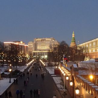 Александровский сад и Арсенальные башни Александровский сад и Арсенальные башни Московского Кремля