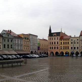 České Budějovice: Náměstí Přemysla Otakara II Панорама площади Пржемысла Оттокара II в Ческе-Будеёвице