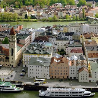 Die Altstadt Passaus an der Donau Германия: Нижняя Бавария: Панорама старого города Пассау на Дунае