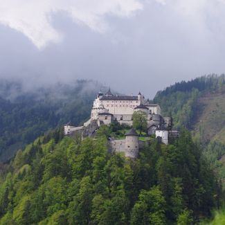 Die Festung Hohenwerfen von Osten